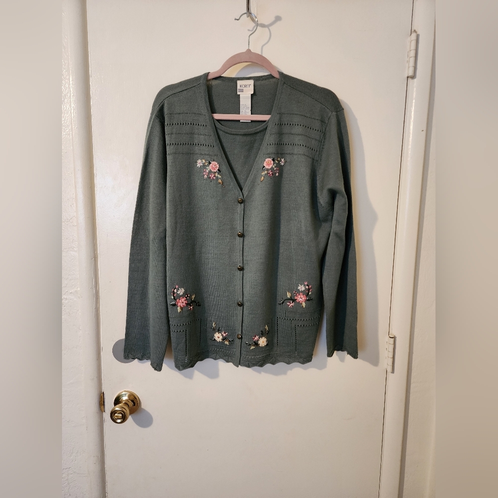 Women's sweater